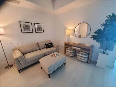 17550 Collins Sunny Isles Beach FL 33160