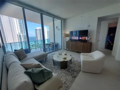 17550 Collins Sunny Isles Beach FL 33160