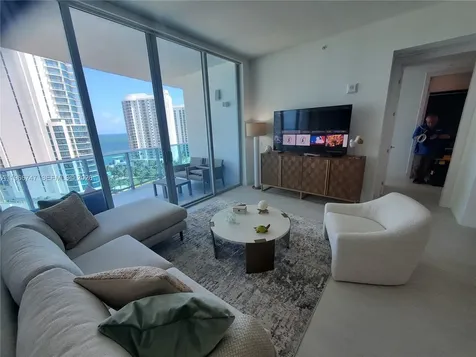 17550 Collins Sunny Isles Beach FL 33160