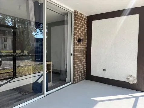 3690 Inverrary Drive Lauderhill FL 33319