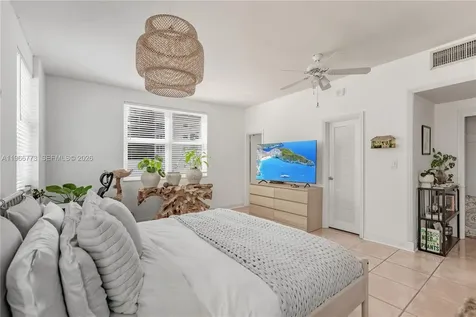 5001 Collins Avenue Miami Beach FL 33140