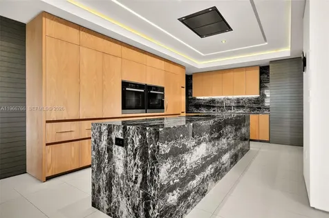 20165 NE 39th Place Aventura FL 33180