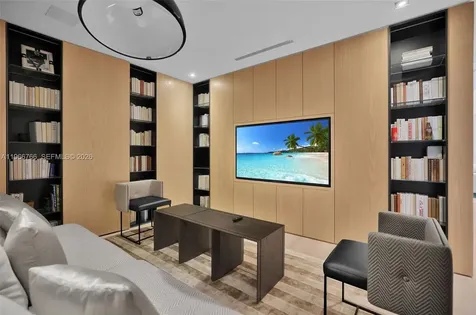 20165 NE 39th Place Aventura FL 33180