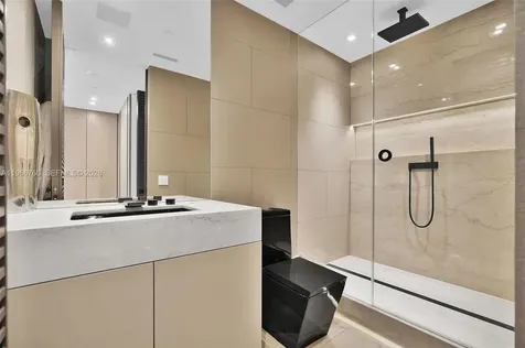 20165 NE 39th Place Aventura FL 33180
