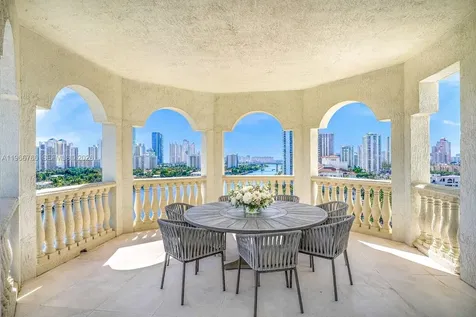 20165 NE 39th Place Aventura FL 33180