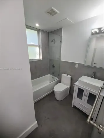 825 Michigan Avenue Miami Beach FL 33139