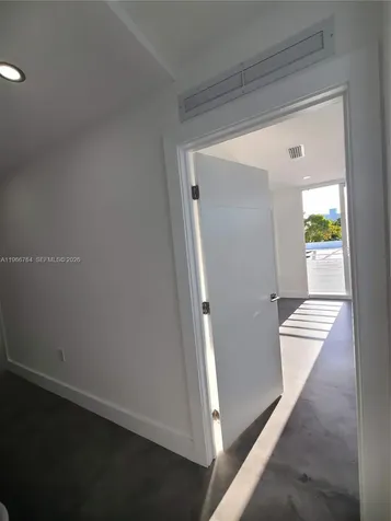 825 Michigan Avenue Miami Beach FL 33139