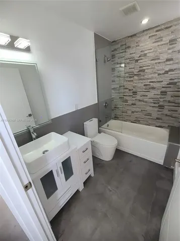 825 Michigan Avenue Miami Beach FL 33139