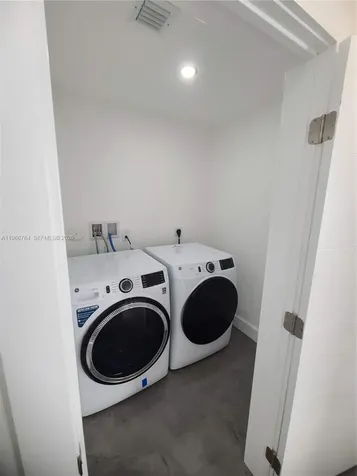 825 Michigan Avenue Miami Beach FL 33139