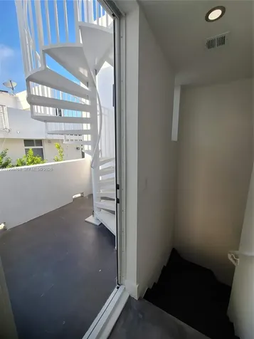 825 Michigan Avenue Miami Beach FL 33139