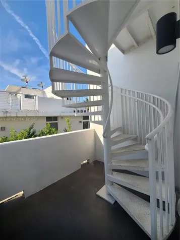 825 Michigan Avenue Miami Beach FL 33139