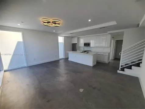 825 Michigan Avenue Miami Beach FL 33139