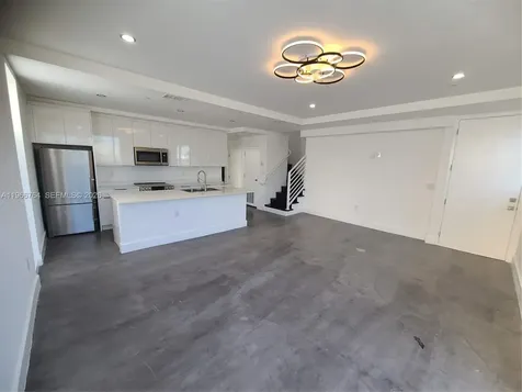 825 Michigan Avenue Miami Beach FL 33139