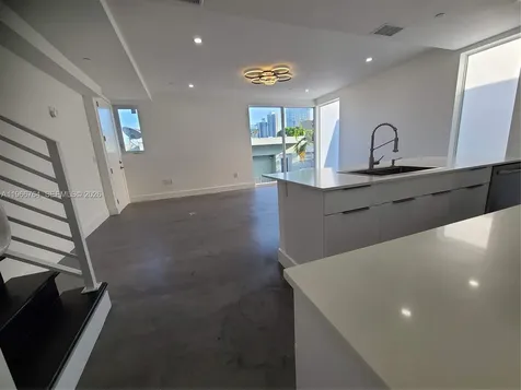 825 Michigan Avenue Miami Beach FL 33139