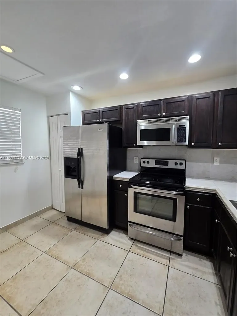 911 NE 209th Terrace Miami FL 33179