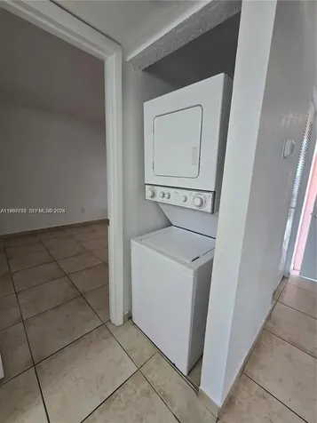 911 NE 209th Terrace Miami FL 33179