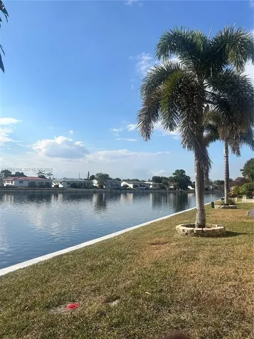 5715 NW 85th Avenue Tamarac FL 33321