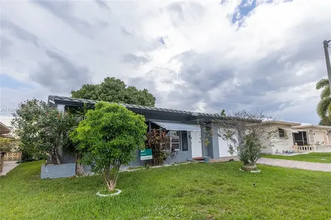 5715 NW 85th Avenue Tamarac FL 33321