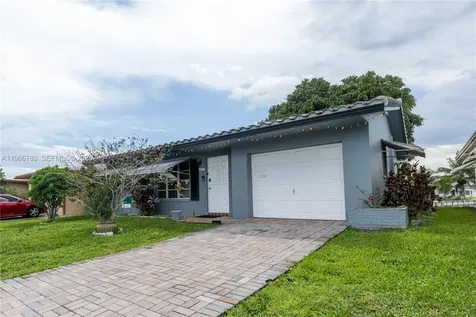 5715 NW 85th Avenue Tamarac FL 33321