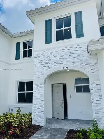 1695 SE 27th Road Homestead FL 33035