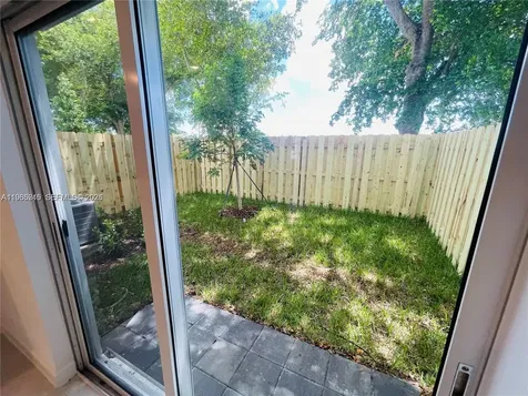 1695 SE 27th Road Homestead FL 33035
