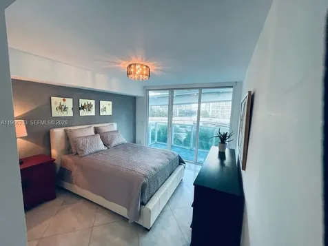31 SE 5th Street Miami FL 33131