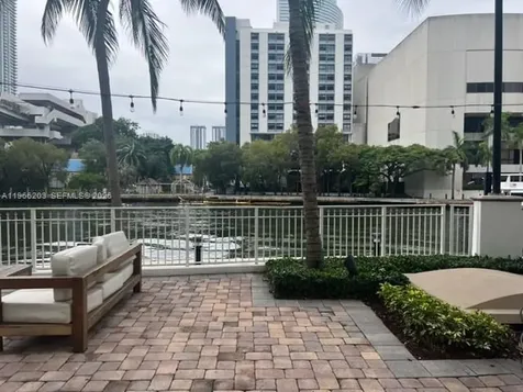 31 SE 5th Street Miami FL 33131