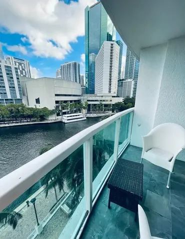 31 SE 5th Street Miami FL 33131