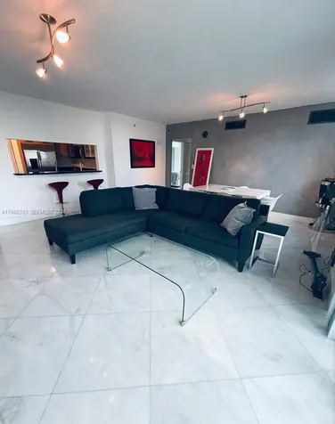 31 SE 5th Street Miami FL 33131