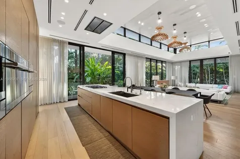 2300 Sunset Drive Miami Beach FL 33140