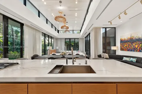 2300 Sunset Drive Miami Beach FL 33140