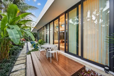 2300 Sunset Drive Miami Beach FL 33140