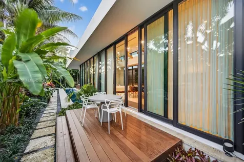 2300 Sunset Drive Miami Beach FL 33140