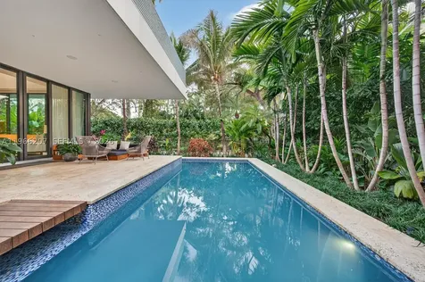 2300 Sunset Drive Miami Beach FL 33140
