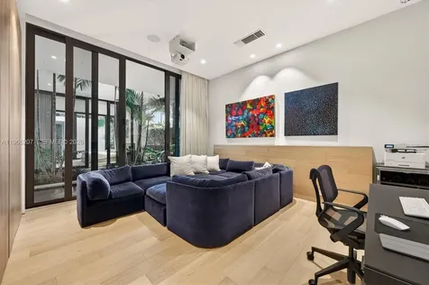 2300 Sunset Drive Miami Beach FL 33140