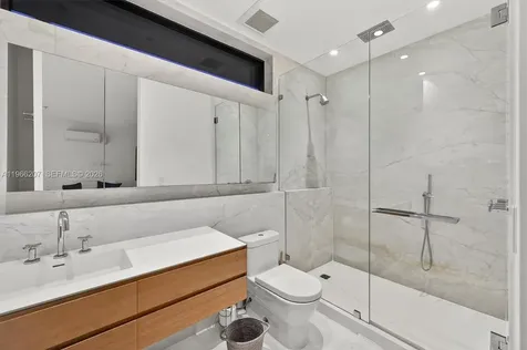 2300 Sunset Drive Miami Beach FL 33140
