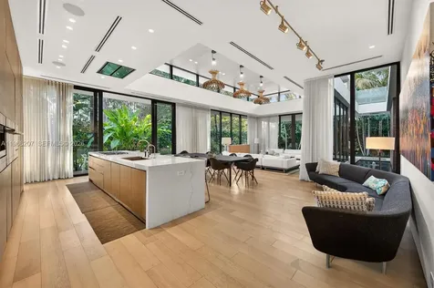 2300 Sunset Drive Miami Beach FL 33140