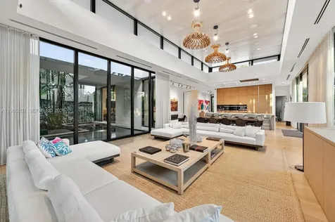 2300 Sunset Drive Miami Beach FL 33140