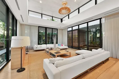 2300 Sunset Drive Miami Beach FL 33140