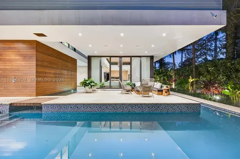 2300 Sunset Drive Miami Beach FL 33140