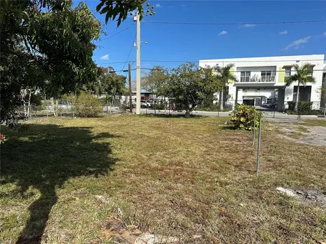 . NW 2nd Avenue Hallandale Beach FL 33009