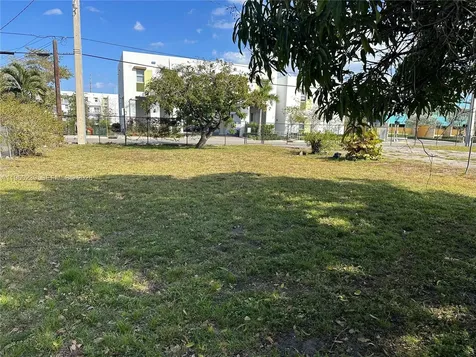 . NW 2nd Avenue Hallandale Beach FL 33009