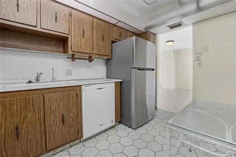 20301 W Country Club Drive Aventura FL 33180