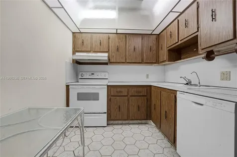 20301 W Country Club Drive Aventura FL 33180