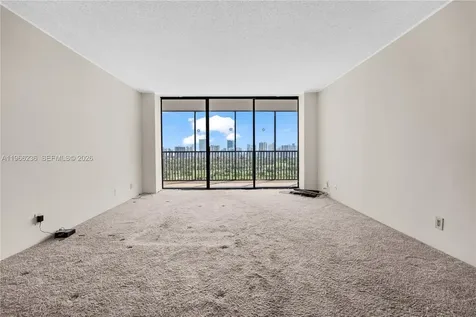 20301 W Country Club Drive Aventura FL 33180