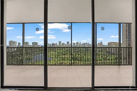20301 W Country Club Drive Aventura FL 33180