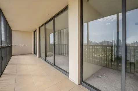 20301 W Country Club Drive Aventura FL 33180