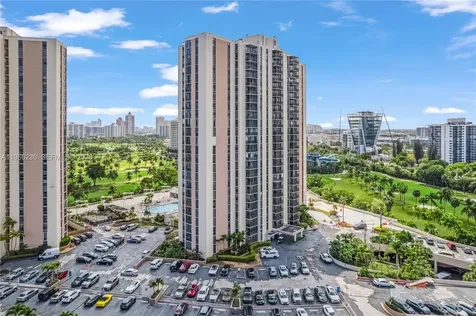 20301 W Country Club Drive Aventura FL 33180