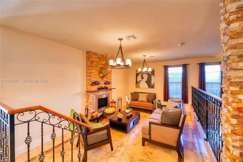 5826 SW 17th Street Miami FL 33155