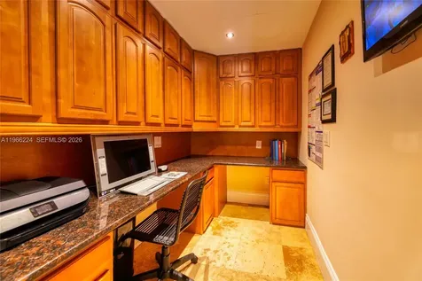 5826 SW 17th Street Miami FL 33155